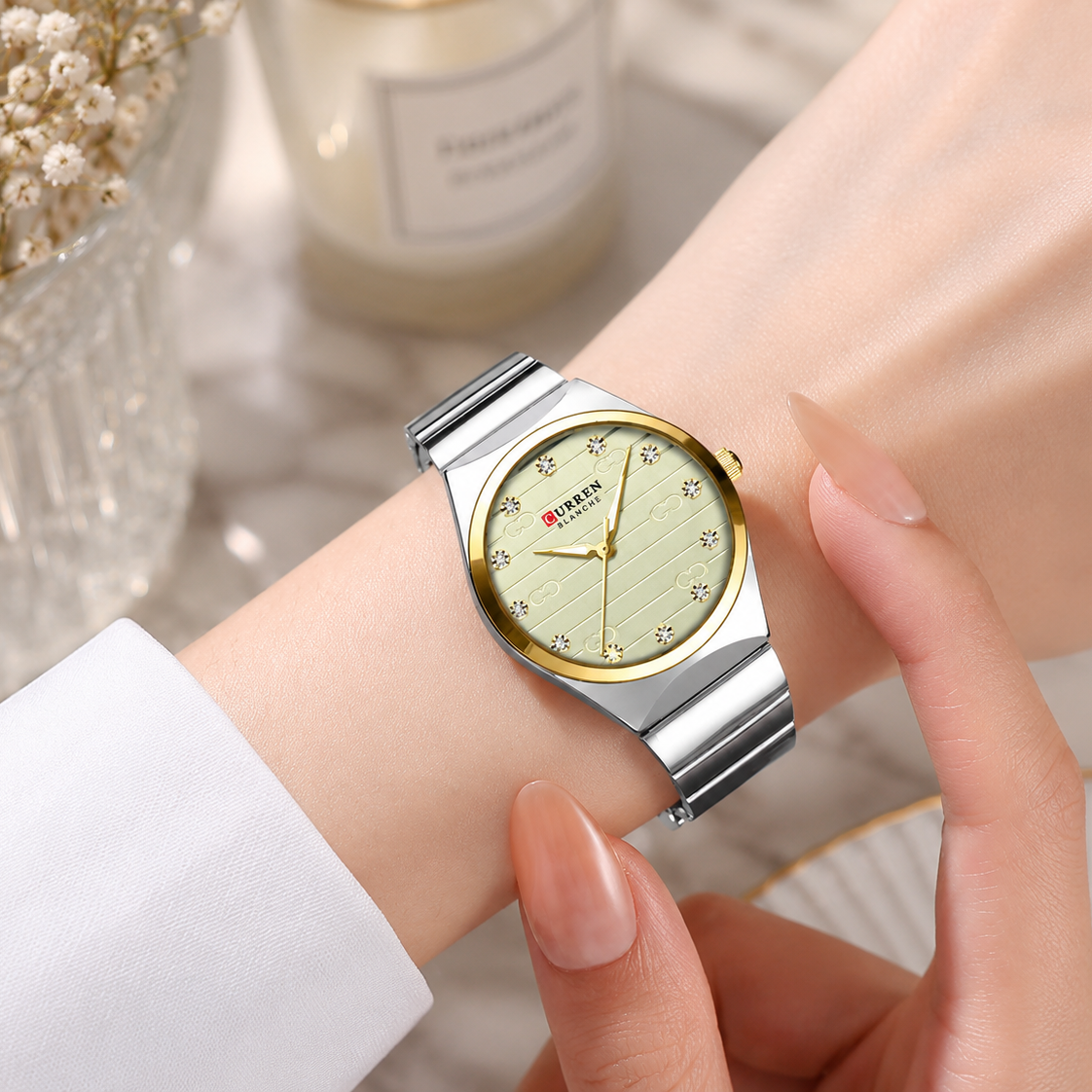 Reloj CURREN Blanche para Mujer – Elegancia Bicolor con Esfera Dorada y Cristales Brillantes