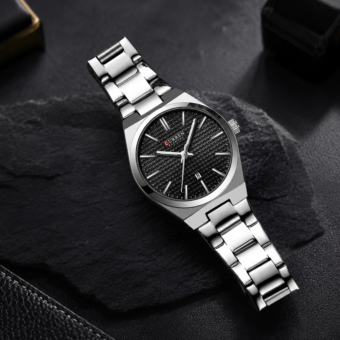 Reloj CURREN Blanche para Mujer – Elegancia Plateada con Esfera Azul Texturizada y Calendario